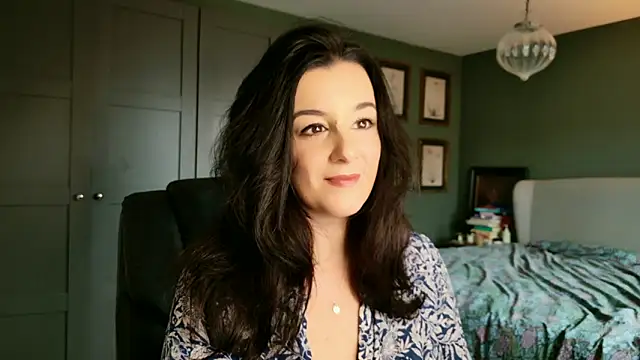 flatwhite0 online show from February 10, 10:30 am