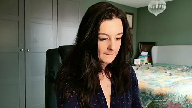 flatwhite0 online show from February 18, 10:11 am