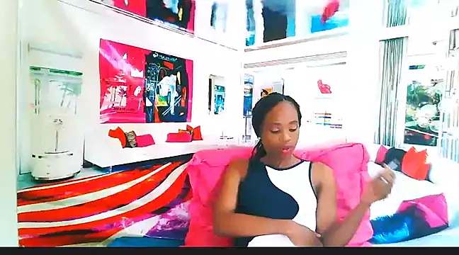 EbonyCreamy69 online show from December 6, 1:18 am