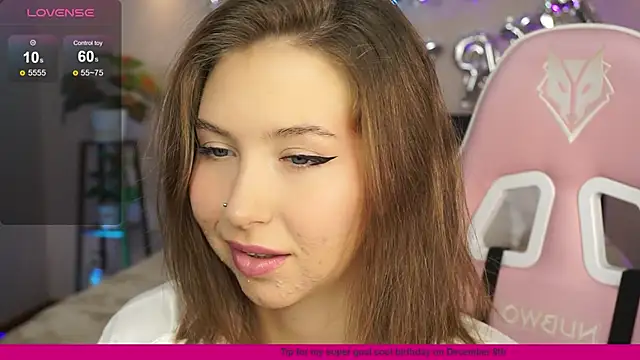 LinaSiren online show from December 8, 6:33 am