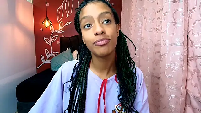 Zia Green online show from December 15, 3:45 am