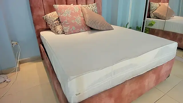 lou rosse  online show from November 13, 8:41 pm