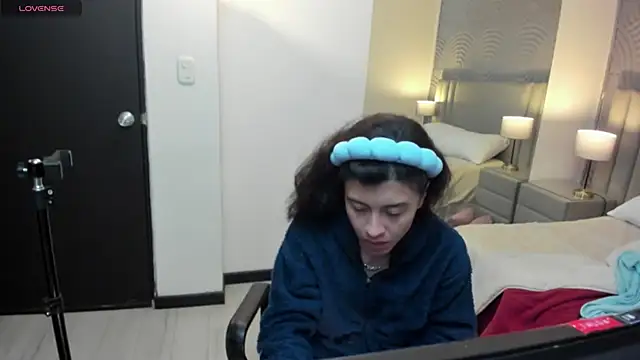 Snapshot of JaneLondon chatting on March 18, 11:46 am JaneLondon online show from March 18, 11:46 am