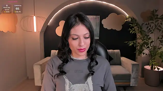 Snapshot of IrinaPortman chatting on January 14, 2:19 am IrinaPortman online show from January 14, 2:19 am