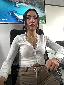 Amy Kiitty  online show from May 15, 1:40 pm