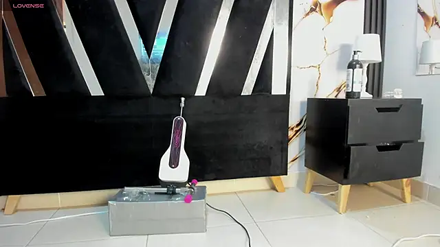 KarinaSimonz online show from December 19, 7:43 pm