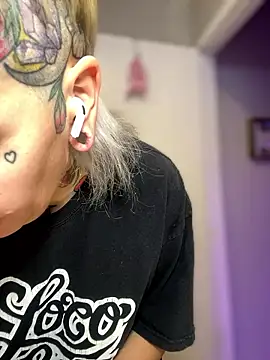 GoldieBakeman online show from January 15, 5:05 pm