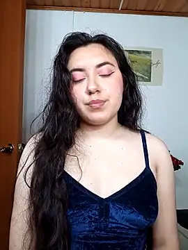 Emi chik online show from January 7, 11:01 am