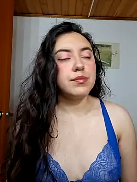 Emi chik online show from March 14, 11:37 am