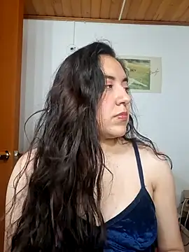 Emi chik online show from May 7, 4:29 am