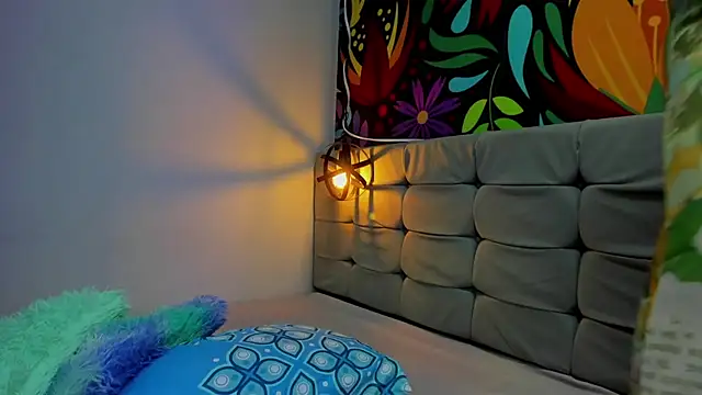 Sweet hot mia online show from January 10, 7:32 pm