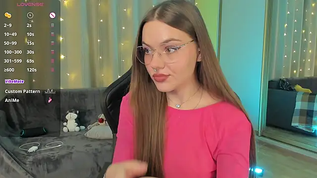 Snapshot of Marta_May_ chatting on December 1, 4:51 pm Marta May online show from December 1, 4:51 pm