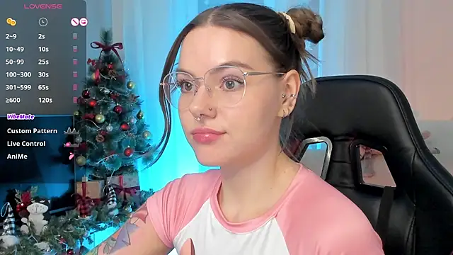 Snapshot of Marta_May_ chatting on January 14, 5:23 pm Marta May online show from January 14, 5:23 pm