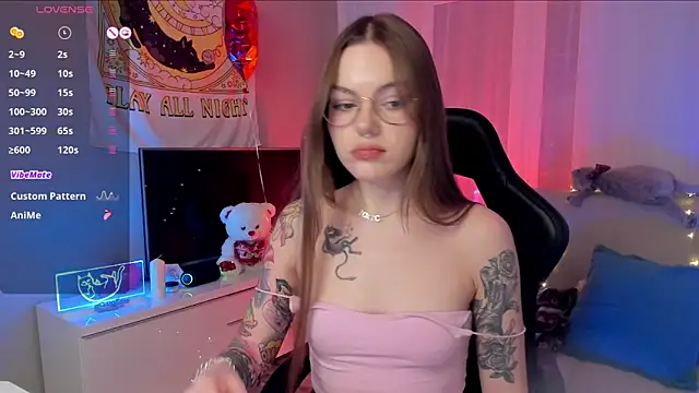 Snapshot of Marta_May_ chatting on March 6, 6:37 pm Marta May online show from March 6, 6:37 pm