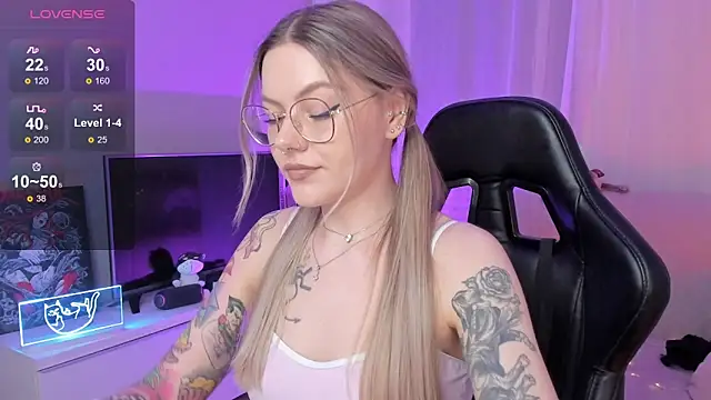 Snapshot of Marta_May_ chatting on September 27, 3:39 pm Marta May online show from September 27, 3:39 pm