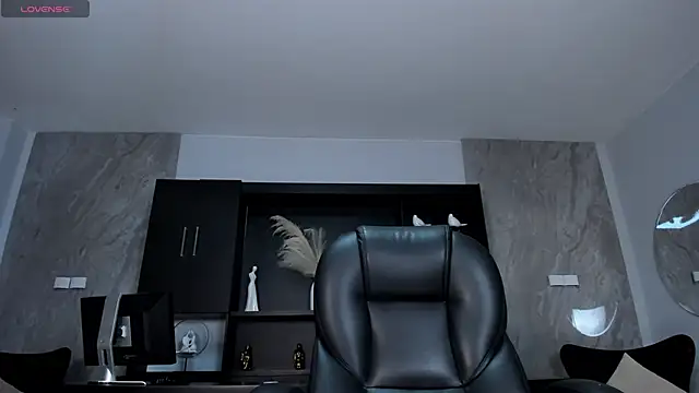 KatieNolan 1 online show from December 14, 6:01 pm