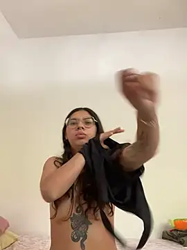 Argentiiniita online show from December 8, 8:47 pm