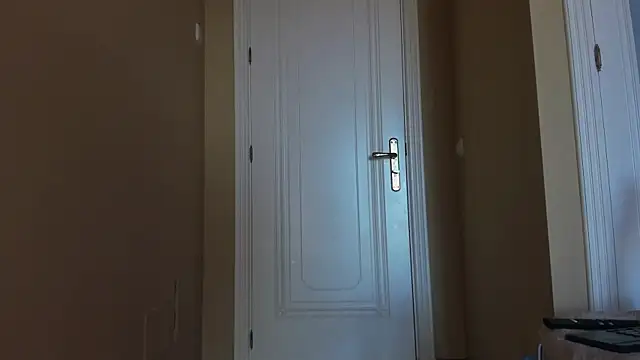 nycole new online show from November 25, 6:02 am