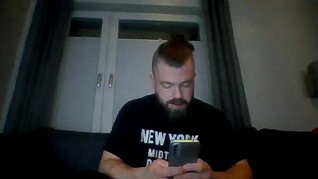 Snapshot of Sebuleczek chatting on December 21, 4:57 pm Sebuleczek online show from December 21, 4:57 pm