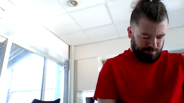 Snapshot of Sebuleczek chatting on February 26, 8:15 am Sebuleczek online show from February 26, 8:15 am