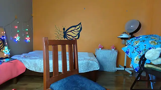 Snapshot of jenny-ki-bella chatting on November 13, 3:49 am jenny-ki-bella online show from November 13, 3:49 am