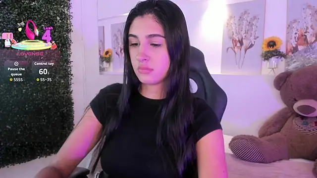 Snapshot of Ashley_Evans18 chatting on October 22, 12:49 pm Ashley Evans18 online show from October 22, 12:49 pm