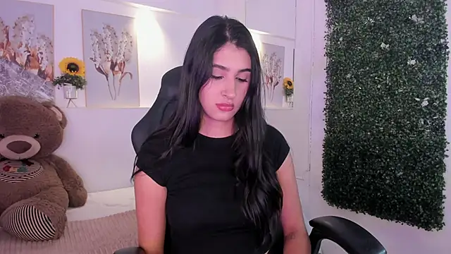 Snapshot of Ashley_Evans18 chatting on October 24, 12:45 pm Ashley Evans18 online show from October 24, 12:45 pm