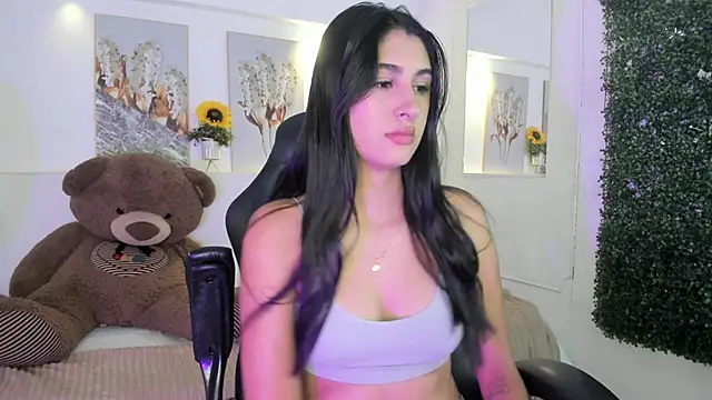 Snapshot of Ashley_Evans18 chatting on October 25, 12:56 pm Ashley Evans18 online show from October 25, 12:56 pm