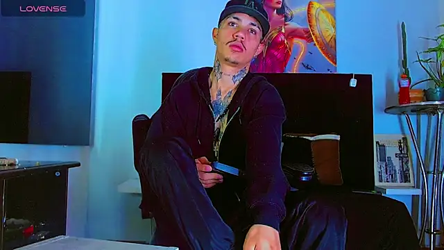 HannibalLester online show from February 16, 7:37 am