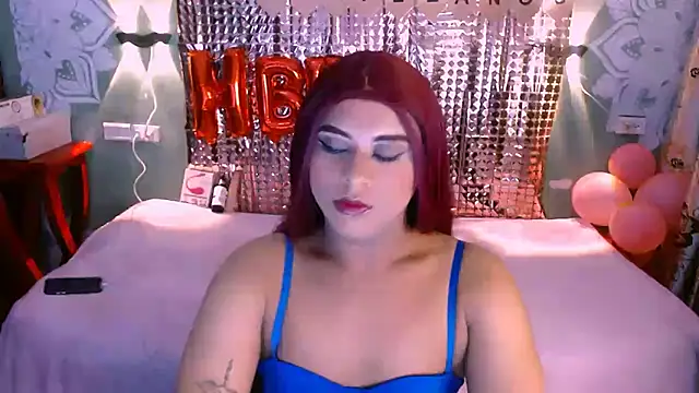 Snapshot of Emili_Roux chatting on February 11, 12:16 pm Emili Roux online show from February 11, 12:16 pm