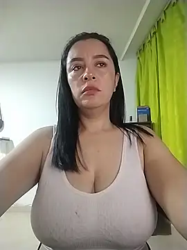 hailey85 online show from May 19, 11:22 pm