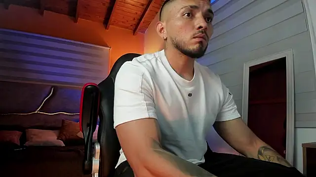 maximusclark1 online show from March 25, 2:50 am