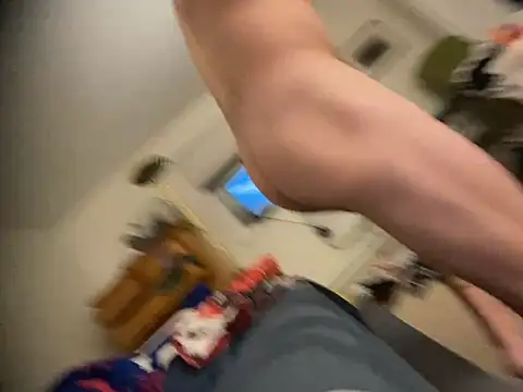 Snapshot of mackshaft4711 chatting on January 3, 10:31 am mackshaft4711 online show from January 3, 10:31 am