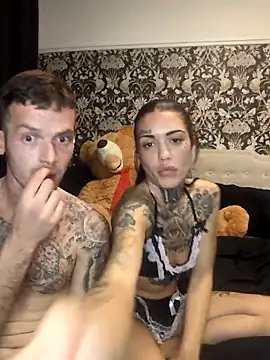 Snapshot of MrRaveMissBehave93 chatting on March 22, 1:11 am MrRaveMissBehave93 online show from March 22, 1:11 am