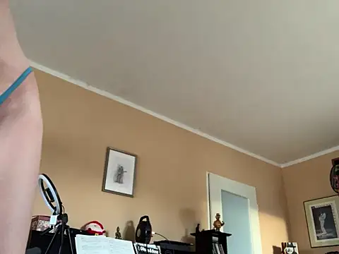 Bula94193 online show from December 18, 11:05 am