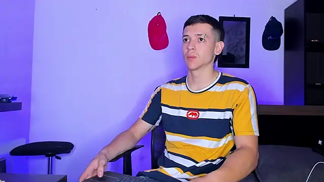 Snapshot of Dimitri_higth420 chatting on September 18, 8:55 pm Dimitri higth420 online show from September 18, 8:55 pm