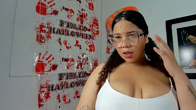 zoee lovv online show from October 30, 3:08 am