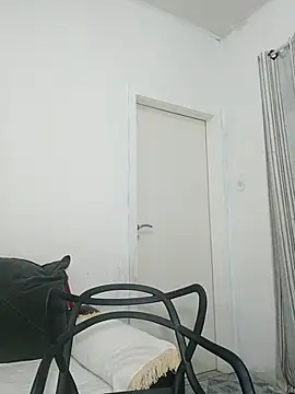 annybarros21 online show from October 15, 4:23 am