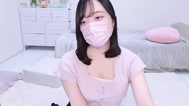 Snapshot of Yurie_ chatting on February 8, 11:01 am Yurie online show from February 8, 11:01 am