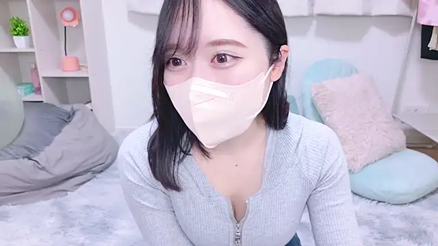 Snapshot of Yurie_ chatting on February 12, 11:07 am Yurie online show from February 12, 11:07 am