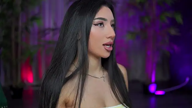 Snapshot of GinaValentinna chatting on October 21, 7:03 pm GinaValentinna online show from October 21, 7:03 pm