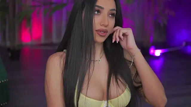 Snapshot of GinaValentinna chatting on October 25, 7:08 pm GinaValentinna online show from October 25, 7:08 pm