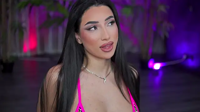 Snapshot of GinaValentinna chatting on October 30, 7:47 pm GinaValentinna online show from October 30, 7:47 pm