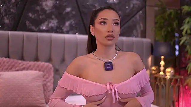 GinaValentinna online show from May 13, 7:11 pm