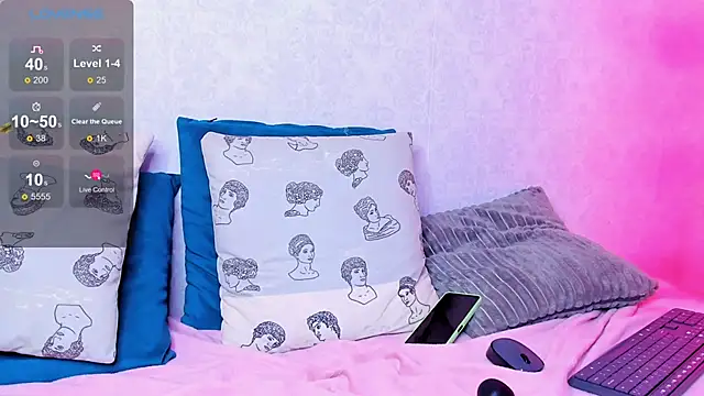 Snapshot of Caroline_dh chatting on January 16, 2:51 pm Caroline dh online show from January 16, 2:51 pm