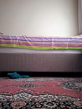 Snapshot of nyraminyon chatting on October 3, 11:40 am nyraminyon online show from October 3, 11:40 am