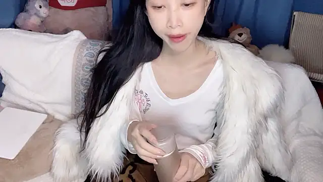 Lili-2 online show from January 14, 3:50 pm