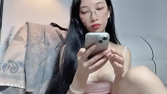 Lili-2 online show from May 11, 4:04 pm