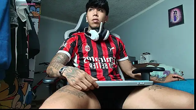 Nickhot0609 online show from November 14, 3:16 am