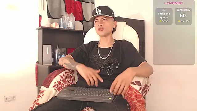 Edward Milleer online show from September 20, 2:40 pm